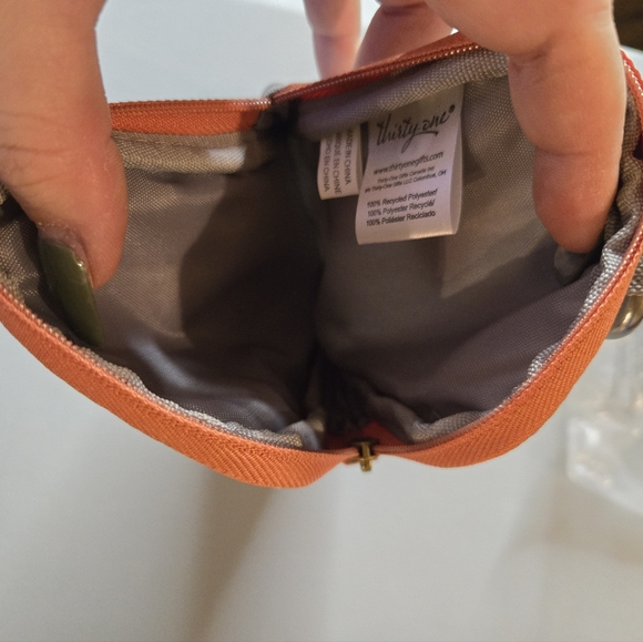 NWT Thirty-one Tech Pouch - Picture 4 of 6